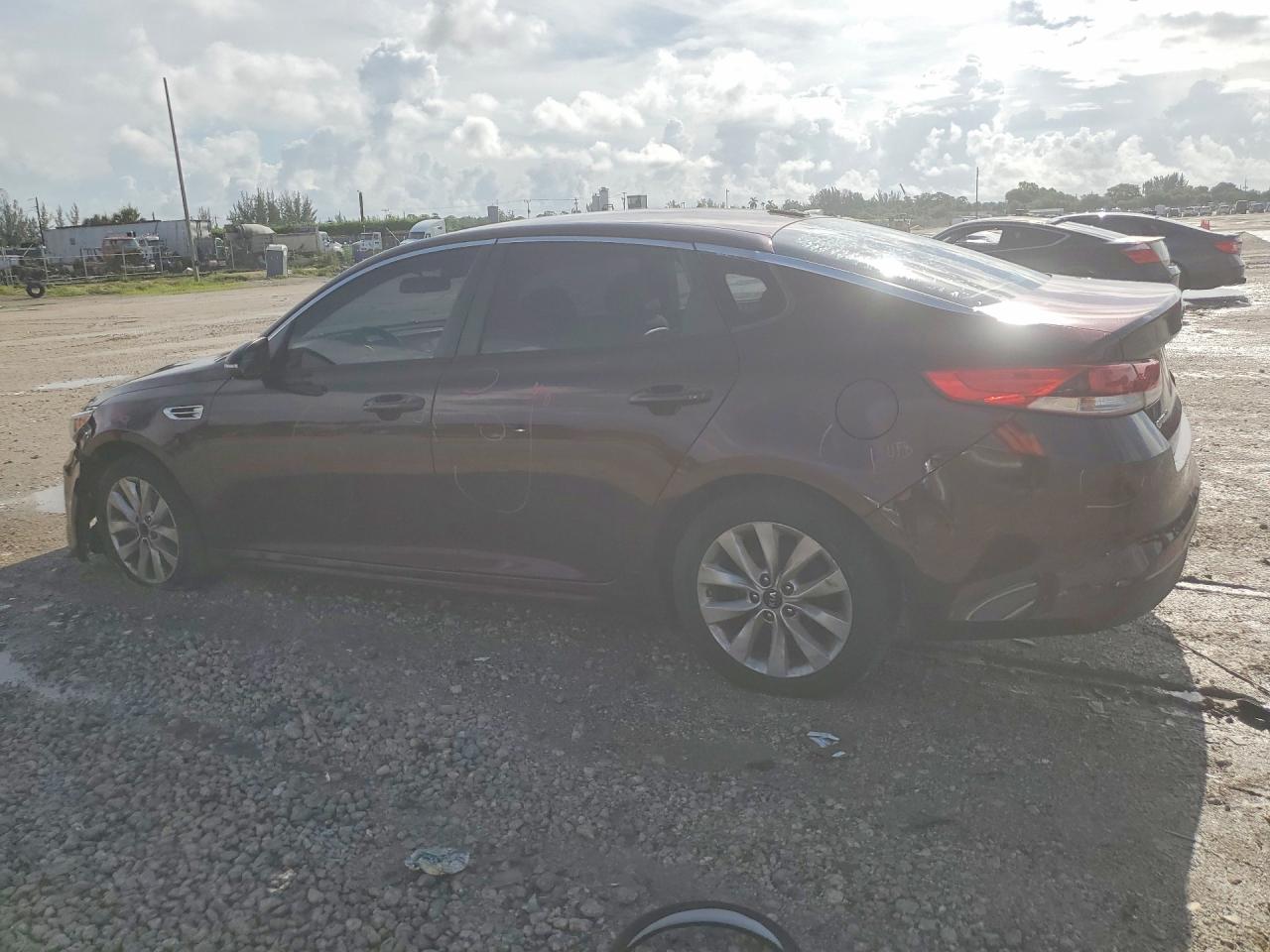 2017 Kia Optima Lx - zdjęcie 2