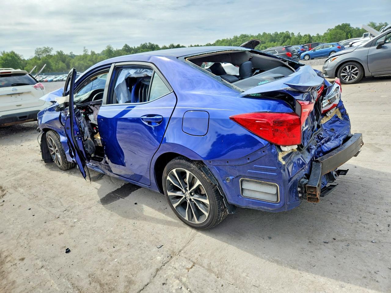 2019 Toyota Corolla Se - zdjęcie 2