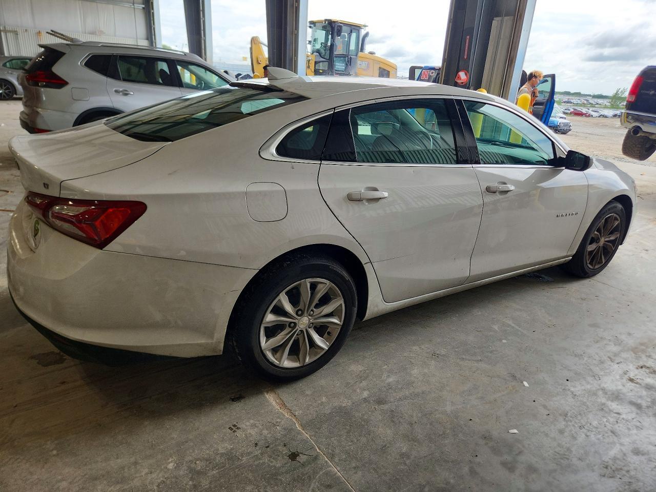 2022 Chevrolet Malibu Lt - zdjęcie 3