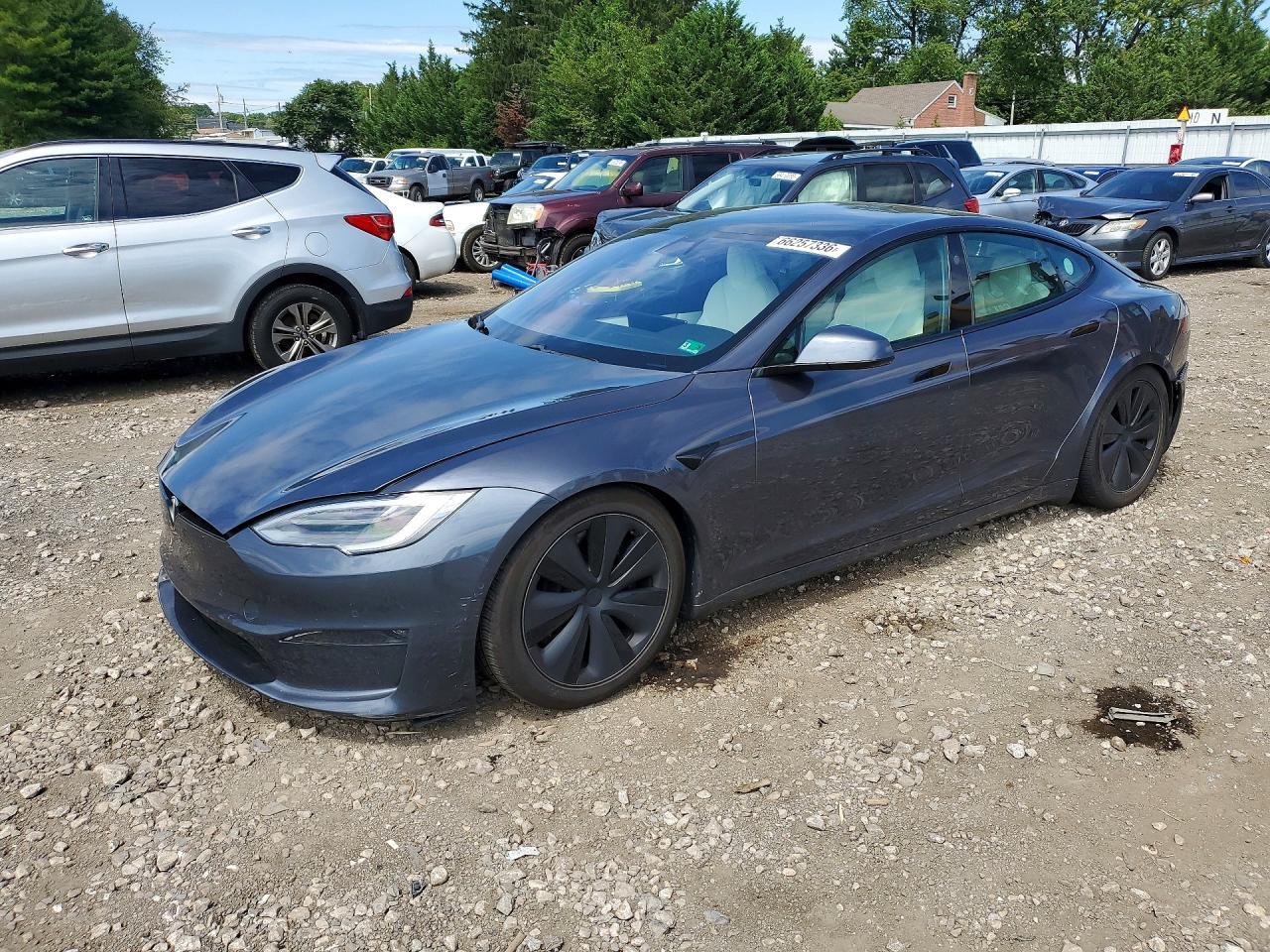 2022 Tesla Model S - zdjęcie główne
