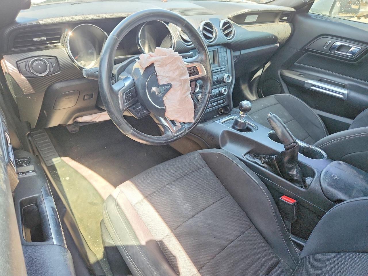 2016 Ford Mustang - zdjęcie 8
