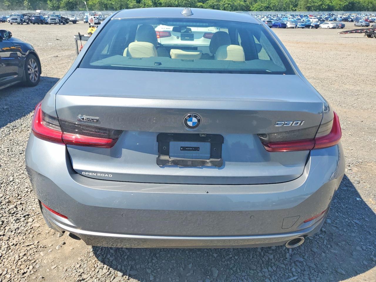 2024 BMW Seria 3 330i - zdjęcie 6