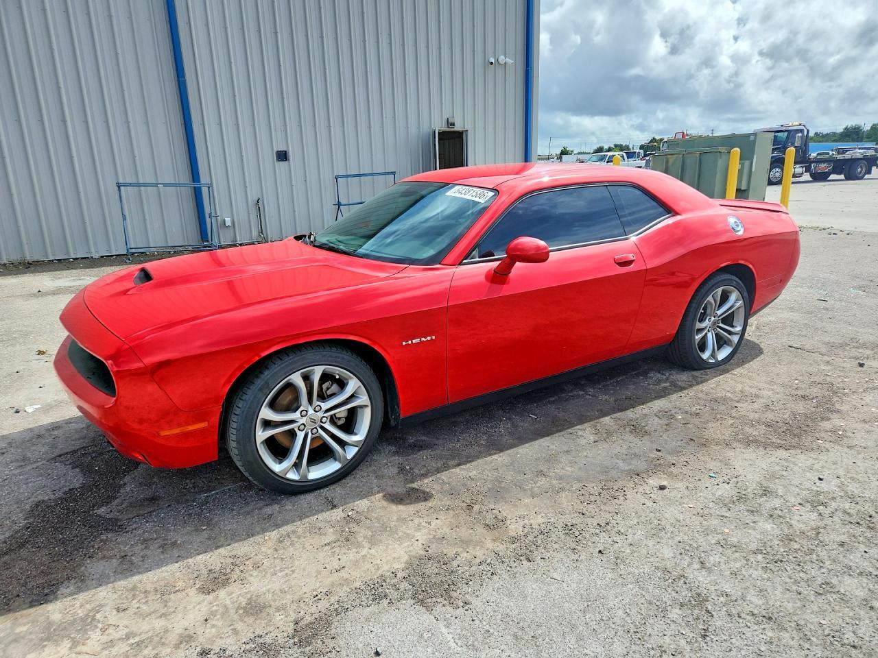 2022 Dodge Challenger R/T - zdjęcie główne