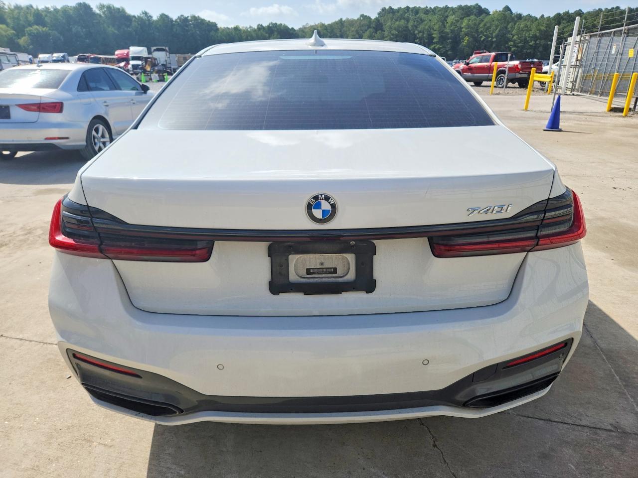 2021 BMW 740 I - zdjęcie 6