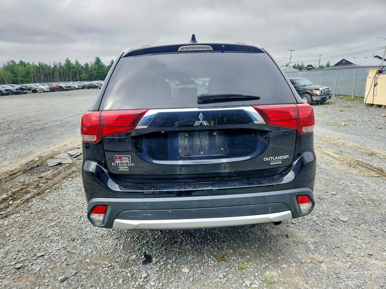 2017 Mitsubishi Outlander Es - zdjęcie 6