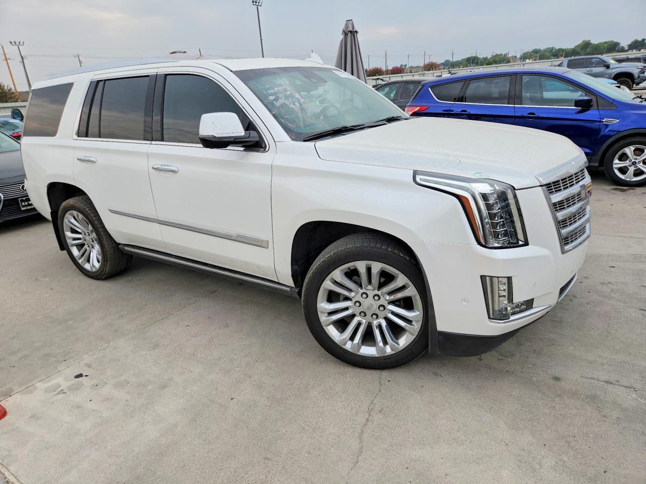 2018 Cadillac Escalade Premium Luxury - zdjęcie 4