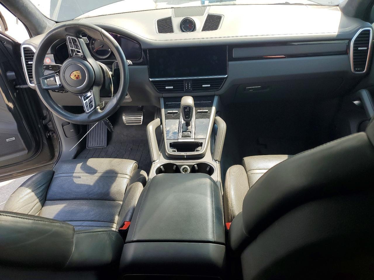 2019 Porsche Cayenne Turbo - zdjęcie 8