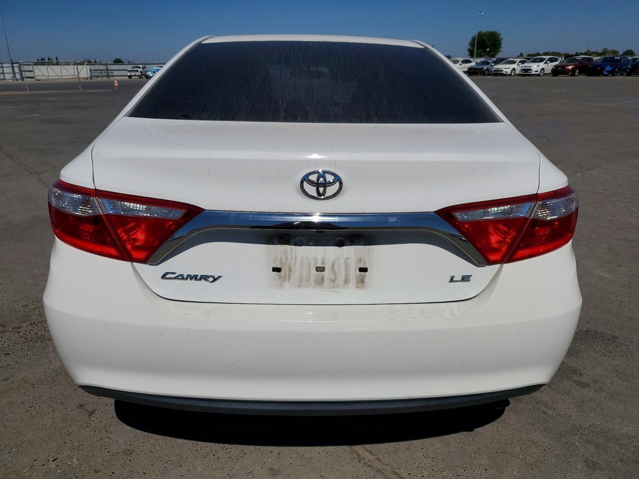 2016 Toyota Camry Le - zdjęcie 6