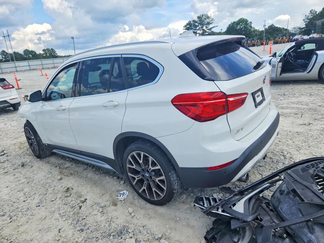 2020 BMW X1 Sdrive28I - zdjęcie 2