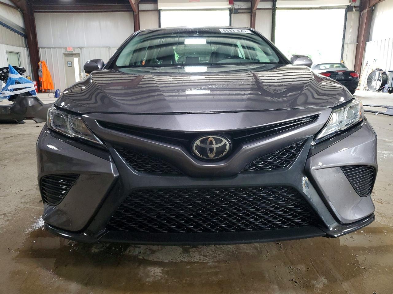 2018 Toyota Camry Se - zdjęcie 5