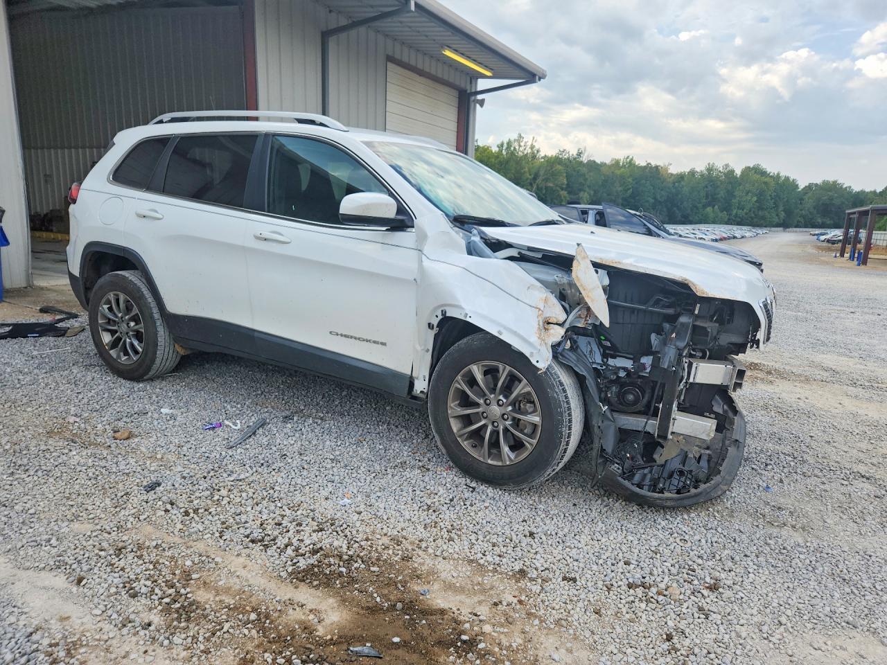 2020 Jeep Cherokee Latitude Plus - zdjęcie 4