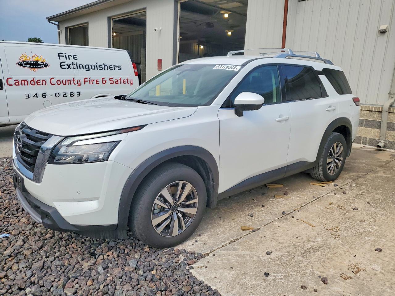 2025 Nissan Pathfinder Sl - zdjęcie główne