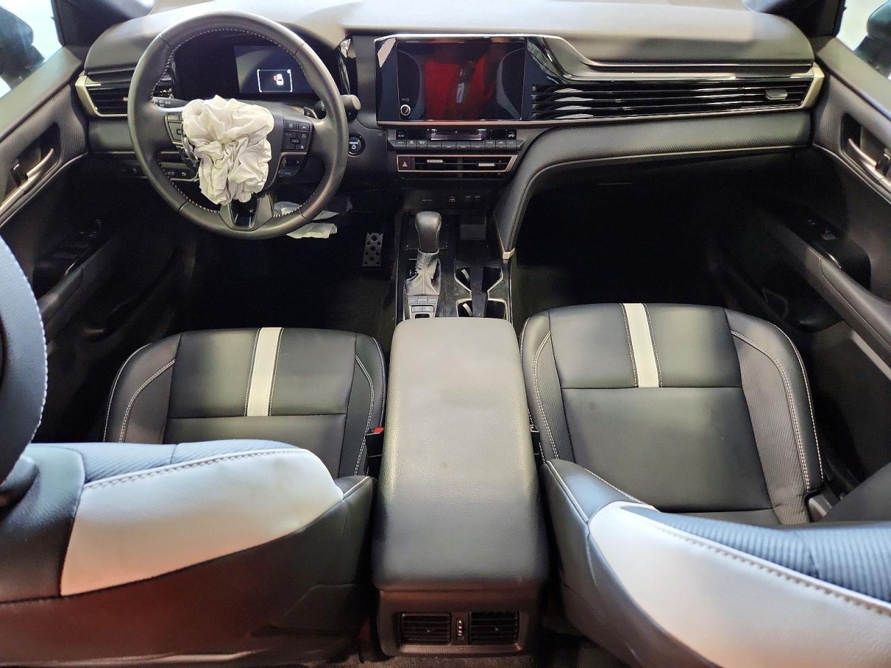 2025 Toyota Camry Se - zdjęcie 8