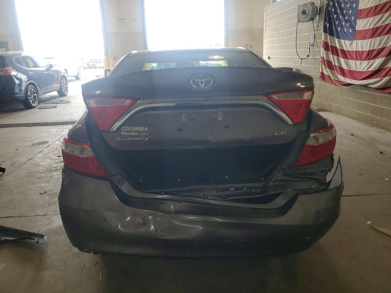 2017 Toyota Camry Le - zdjęcie 6