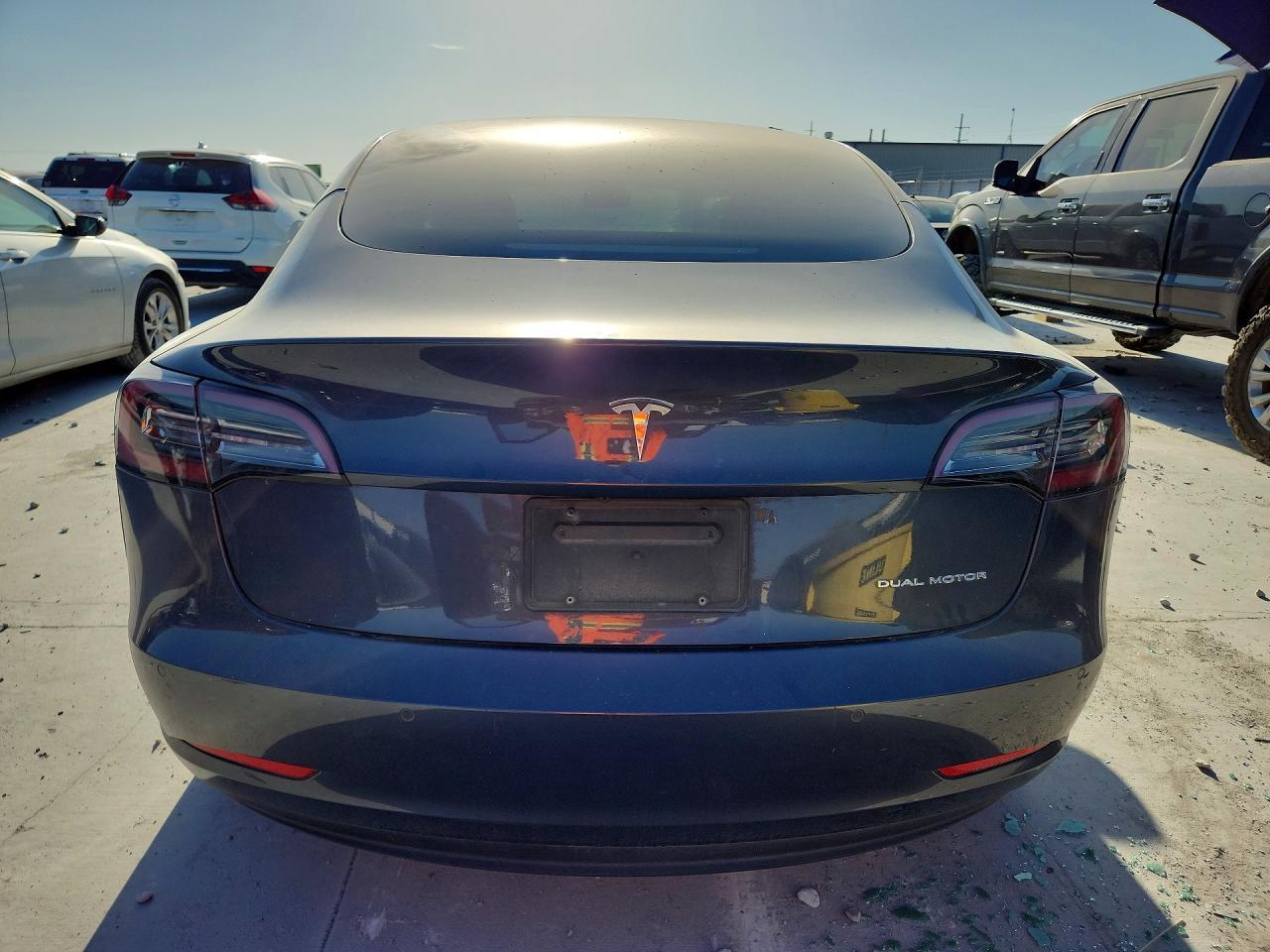 2022 Tesla Model 3 - zdjęcie 6