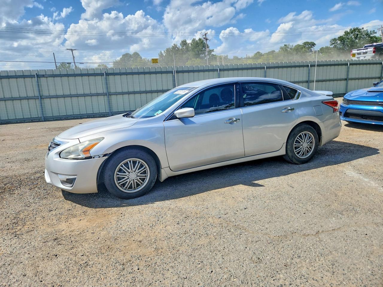 2015 Nissan Altima 2.5 S - zdjęcie główne