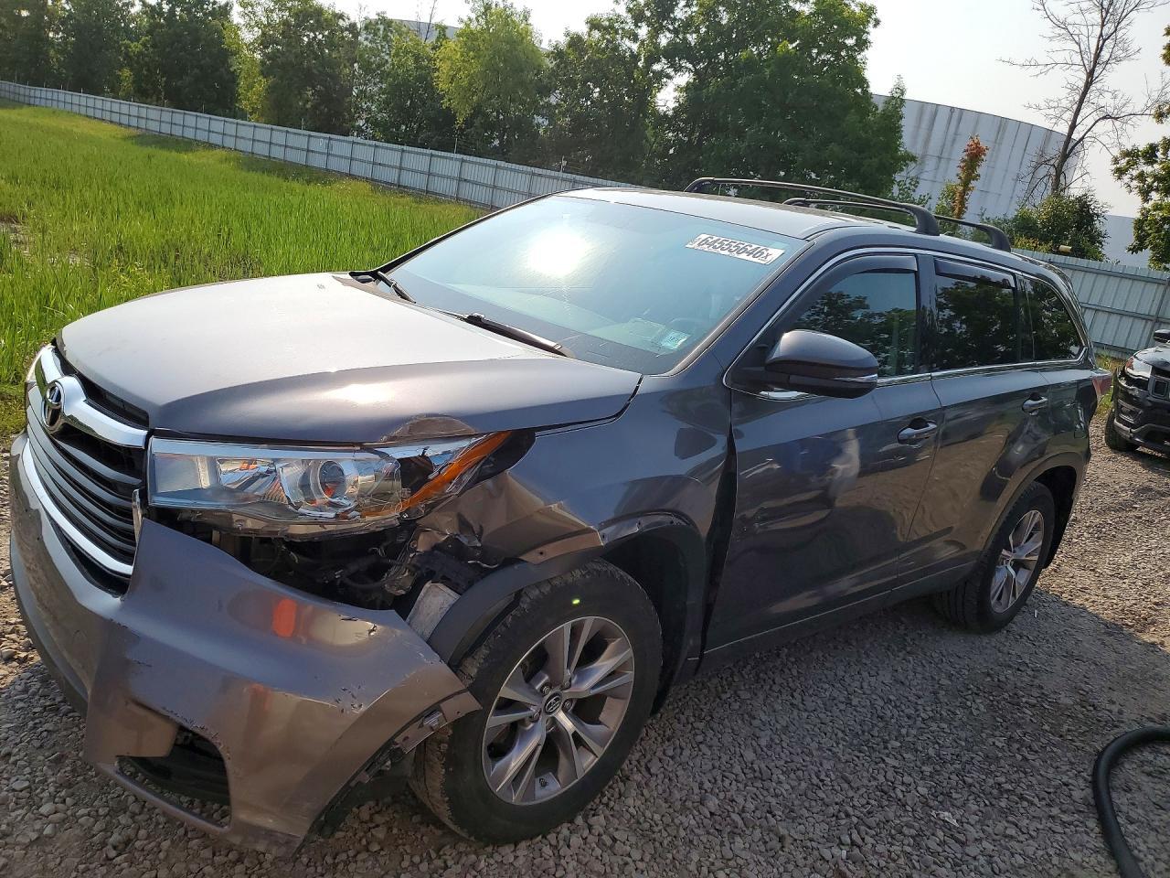 2016 Toyota Highlander Le Plus - zdjęcie główne