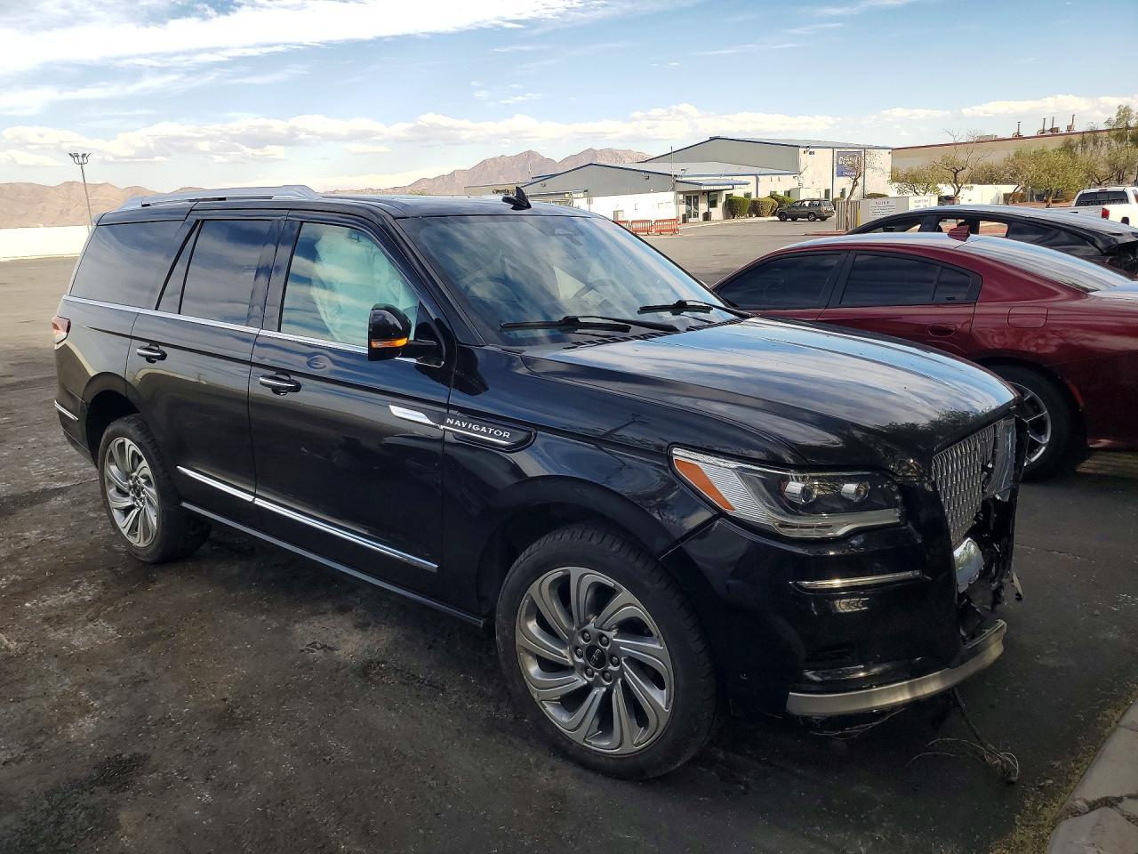 2024 Lincoln Navigator Reserve - zdjęcie 4