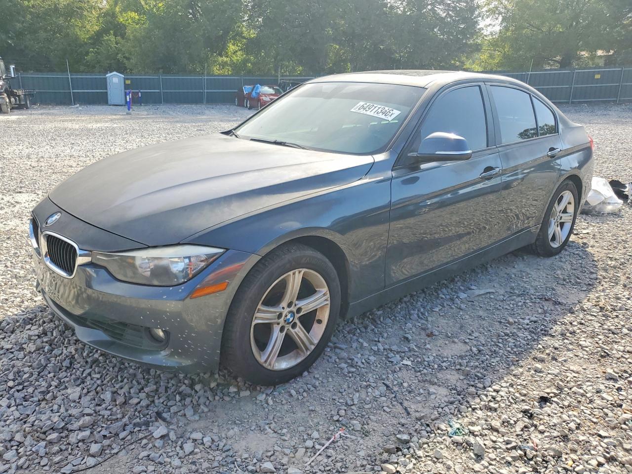 2013 BMW Seria 3 328i - zdjęcie główne