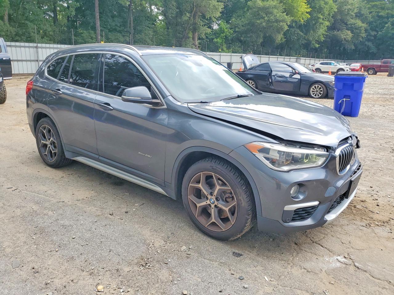 2016 BMW X1 xDrive28I - zdjęcie 4