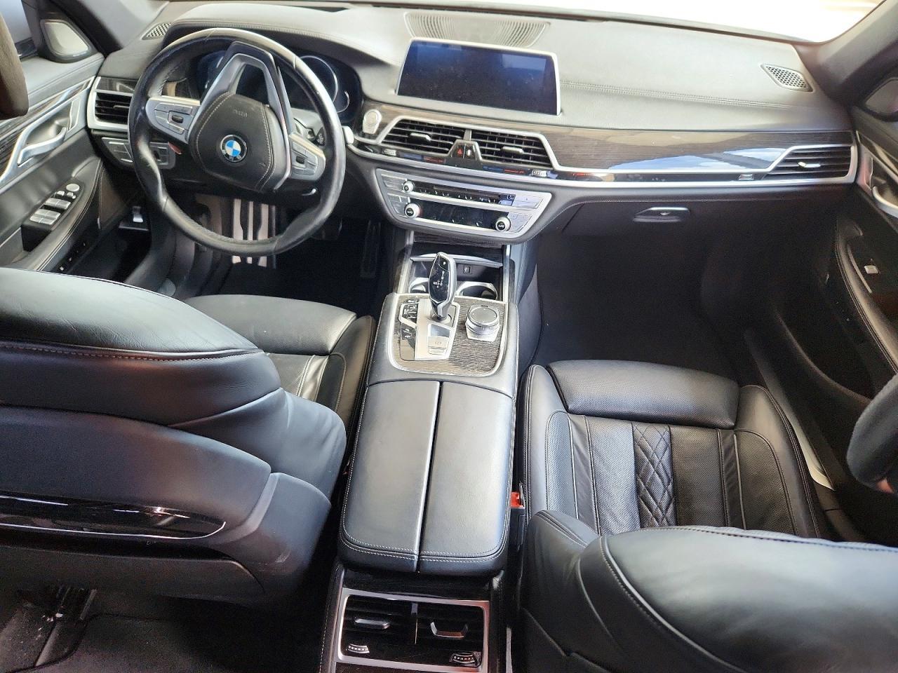 2019 BMW 750 Xi - zdjęcie 8