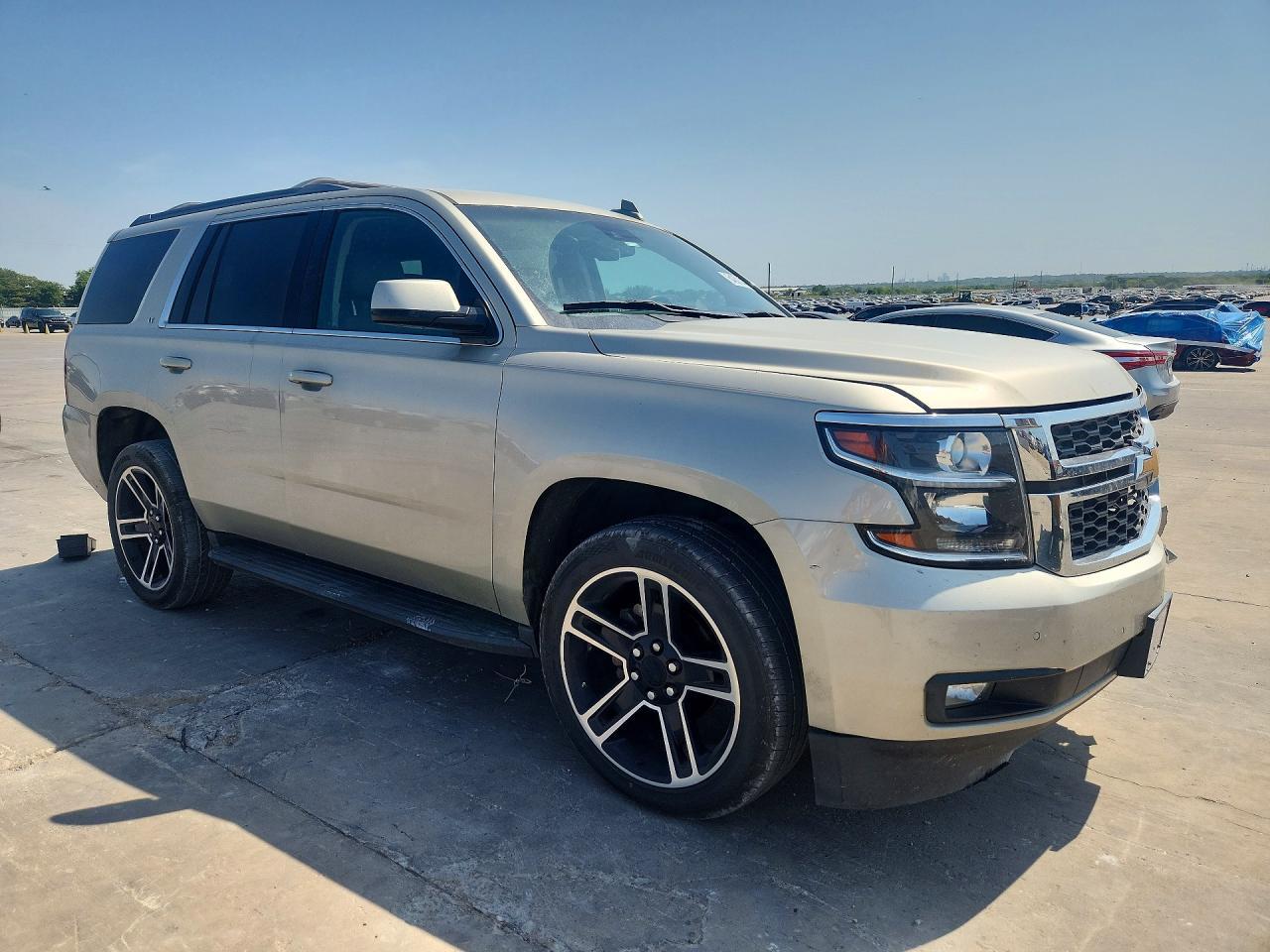 2017 Chevrolet Tahoe C1500 Lt - zdjęcie 4