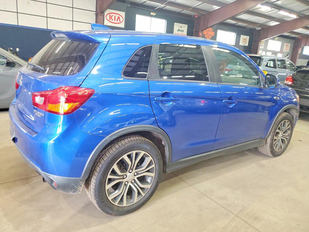 2017 Mitsubishi Outlander Sport Es - zdjęcie 3