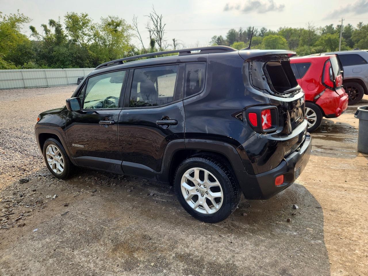 2018 Jeep Renegade Latitude - zdjęcie 2