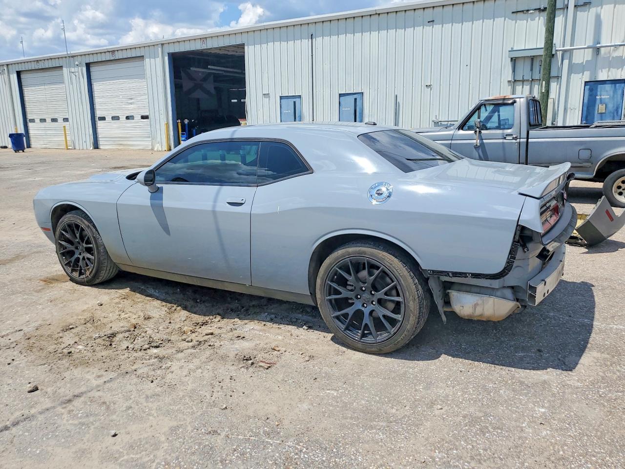 2021 Dodge Challenger Sxt - zdjęcie 2