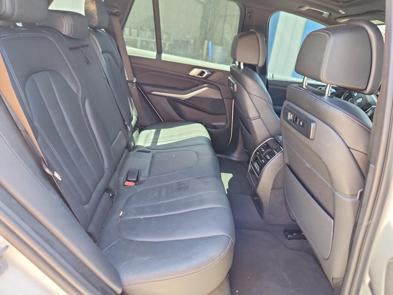 2022 BMW X5 xDrive40I - zdjęcie 10