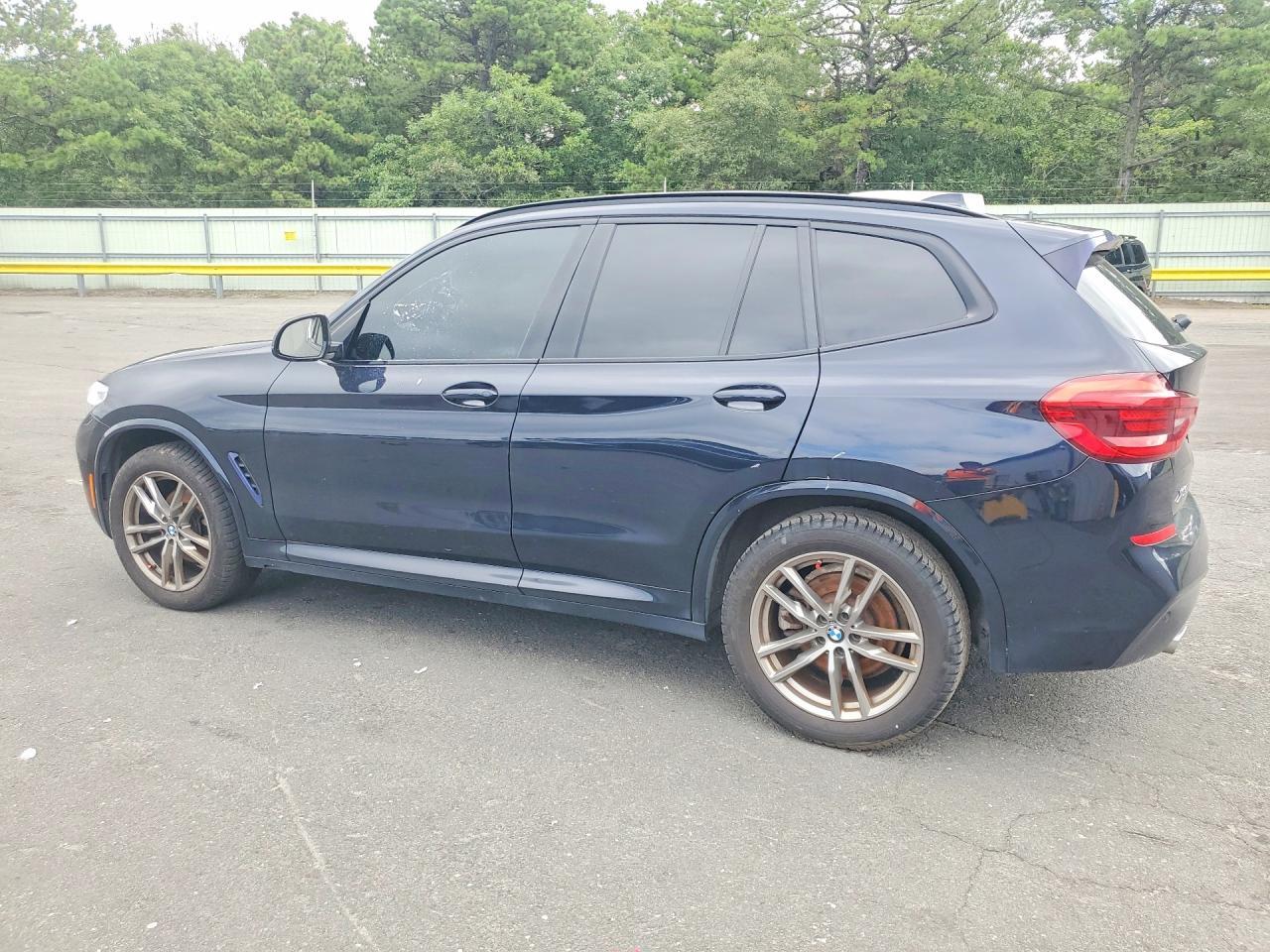 2021 BMW X3 xDrive30I - zdjęcie 2