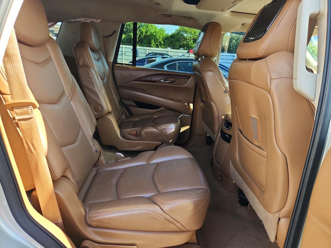 2016 Cadillac Escalade Platinum - zdjęcie 11