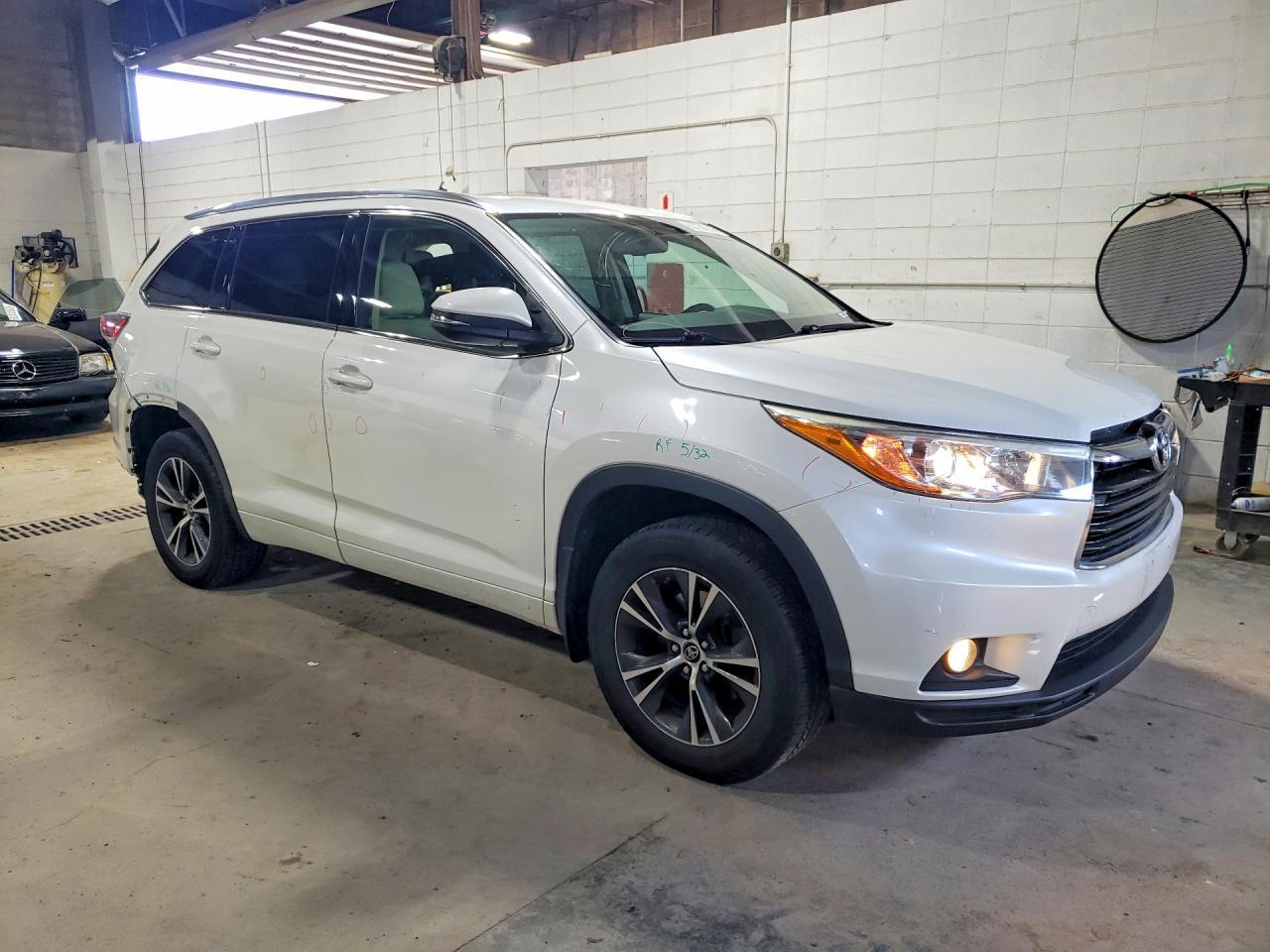 2016 Toyota Highlander Xle - zdjęcie 4