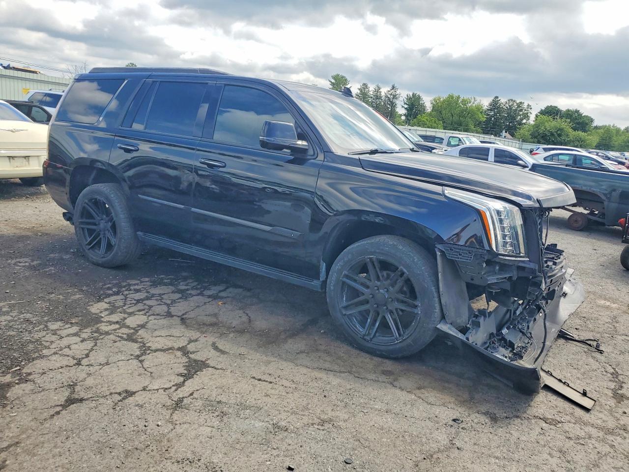 2020 Cadillac Escalade Platinum - zdjęcie 4