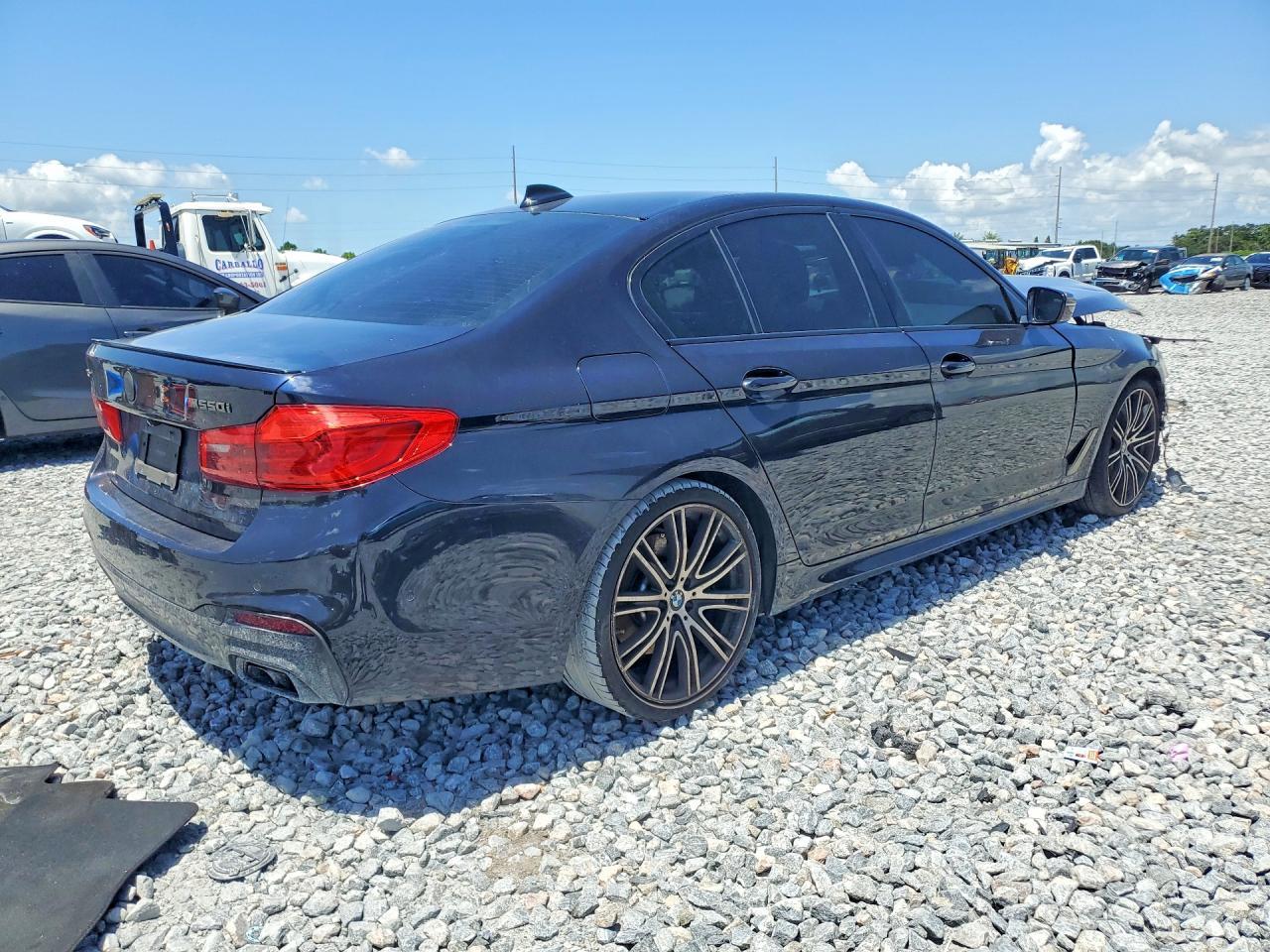 2019 BMW Seria 5 M550i - zdjęcie 3