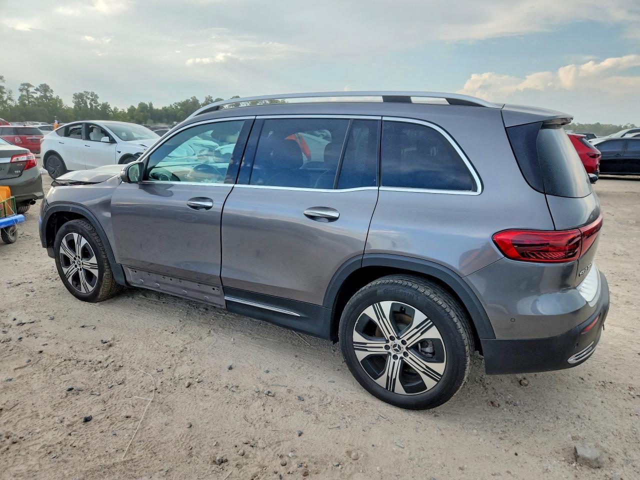 2025 Mercedes-Benz Eqb 300 4Matic - zdjęcie 2