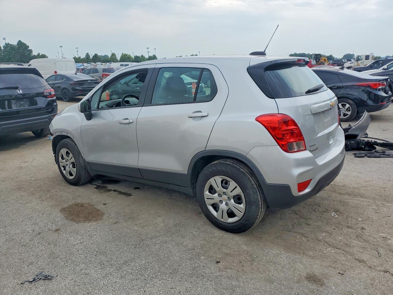 2017 Chevrolet Trax Ls - zdjęcie 2
