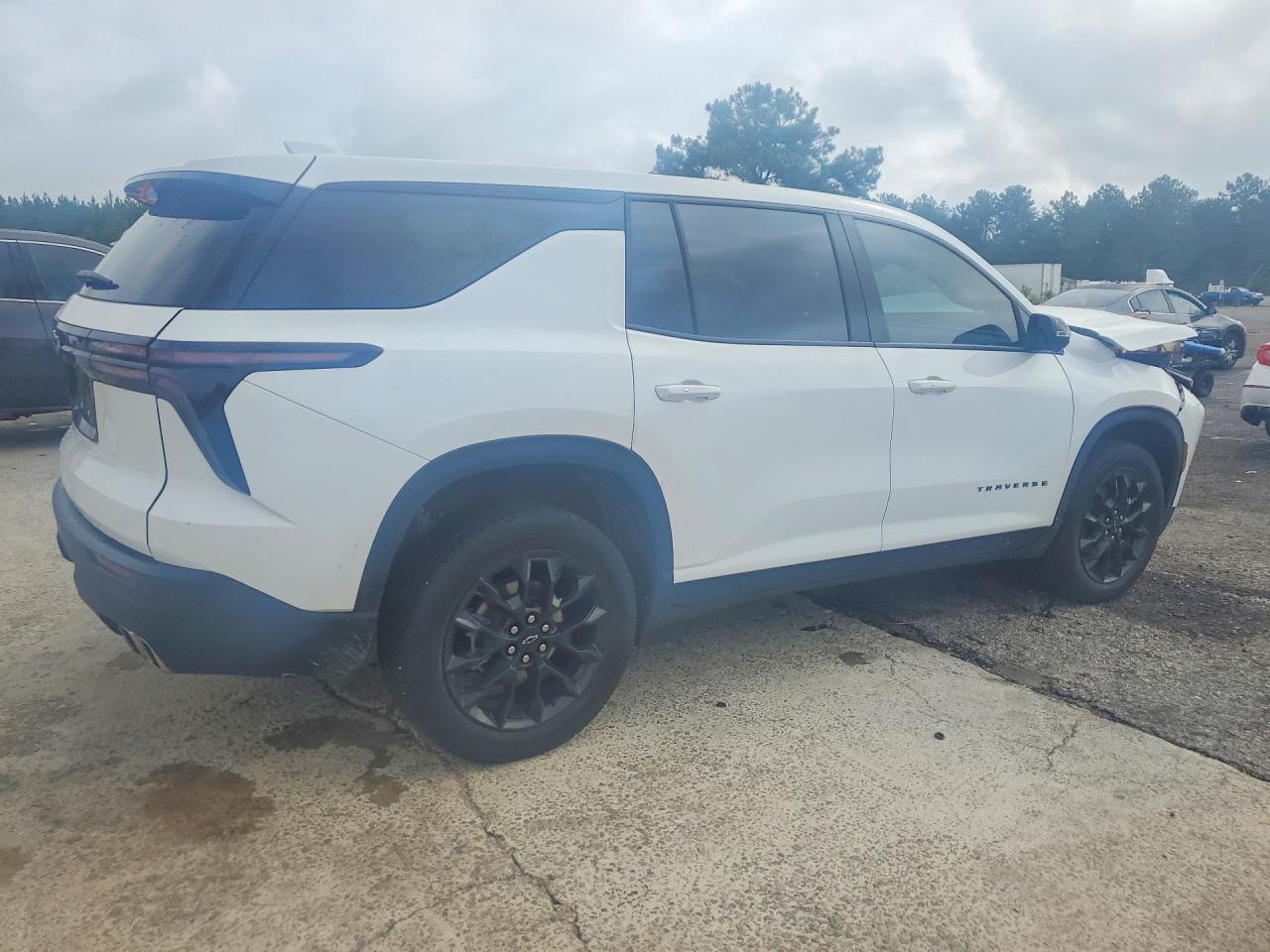 2024 Chevrolet Traverse Ls - zdjęcie 3