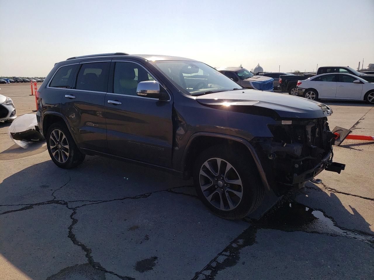 2017 Jeep Grand Cherokee Overland - zdjęcie 4