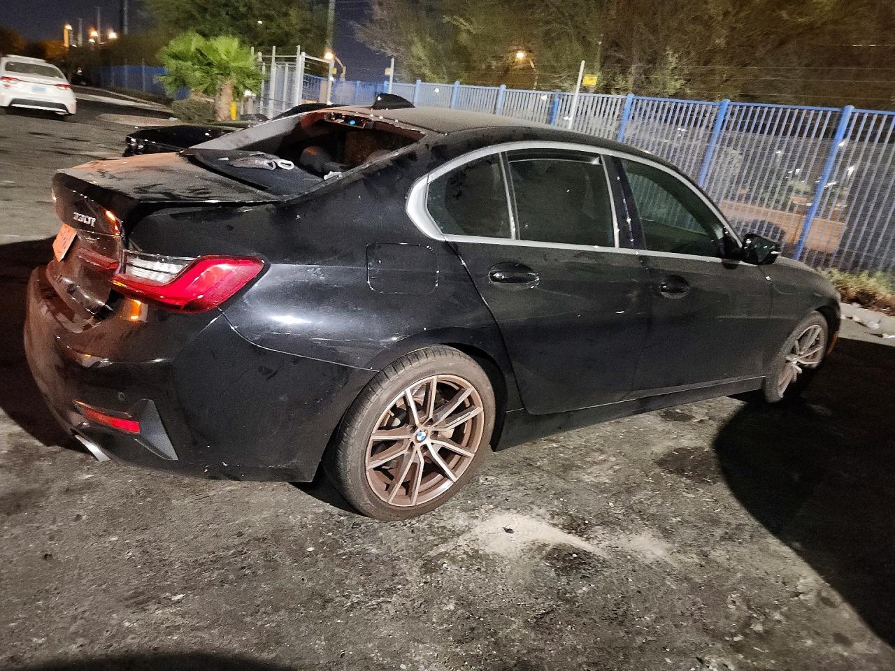 2021 BMW 330I - zdjęcie 3