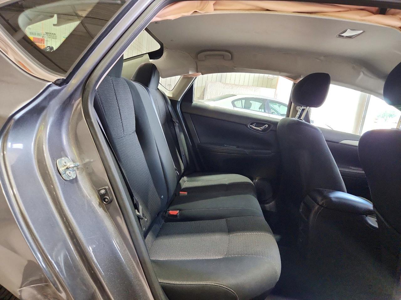 2018 Nissan Sentra S - zdjęcie 10