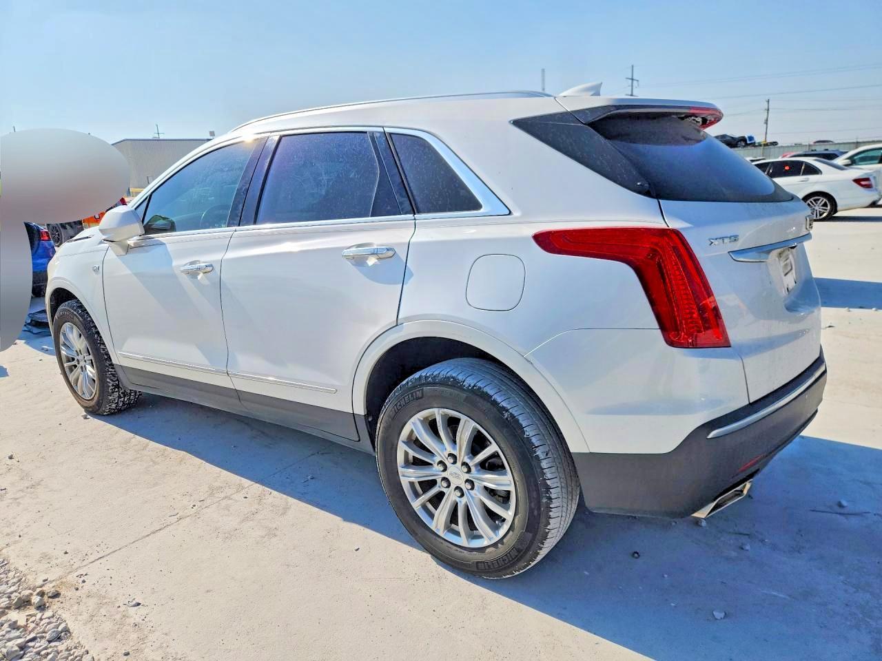 2017 Cadillac Xt5 - zdjęcie 2