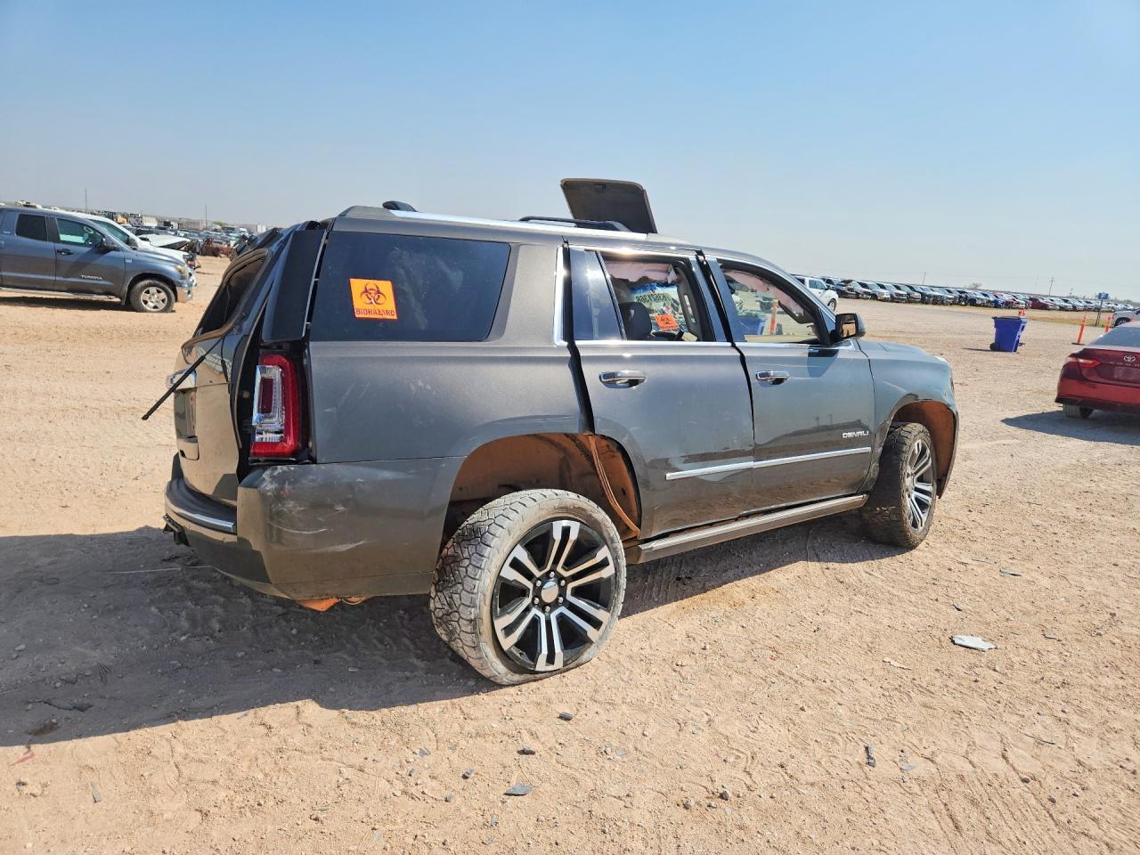 2019 GMC Yukon Denali - zdjęcie 3