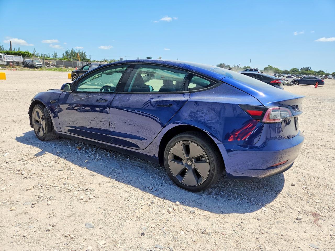 2023 Tesla Model 3 - zdjęcie 2