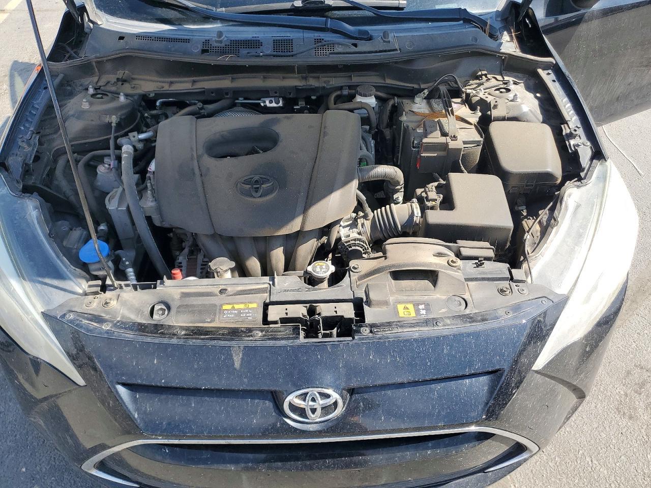 2017 Toyota Yaris Ia Base - zdjęcie 11