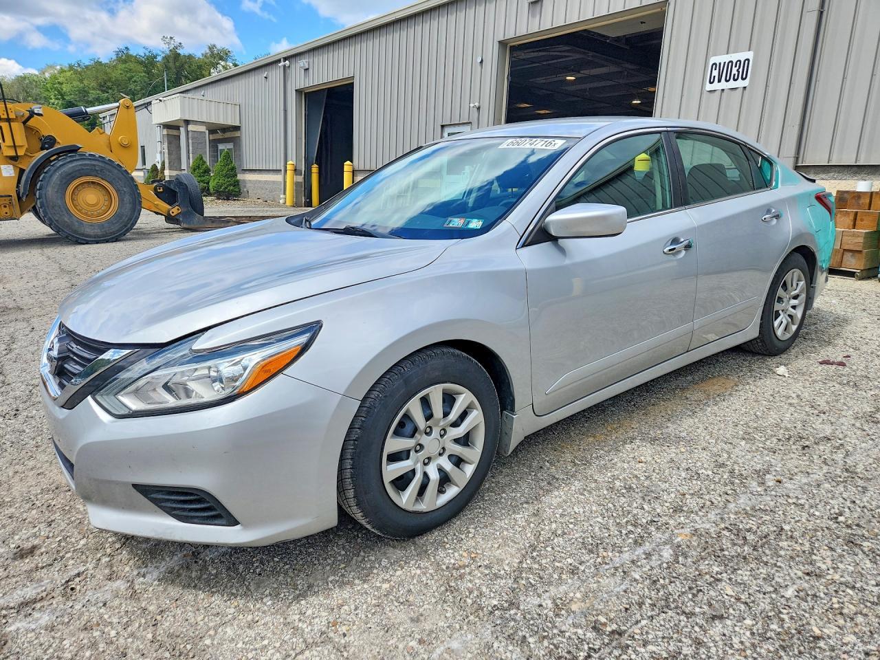 2017 Nissan Altima 2.5 S - zdjęcie główne