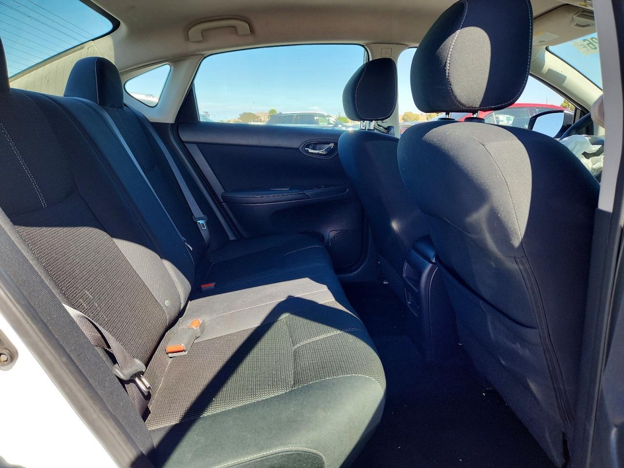 2017 Nissan Sentra S - zdjęcie 10