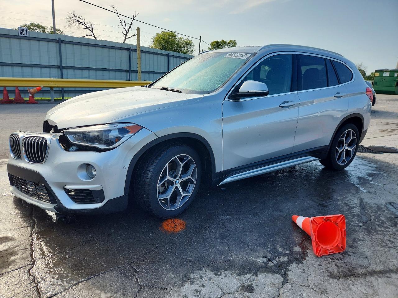 BMW X1 - zdjęcie 1