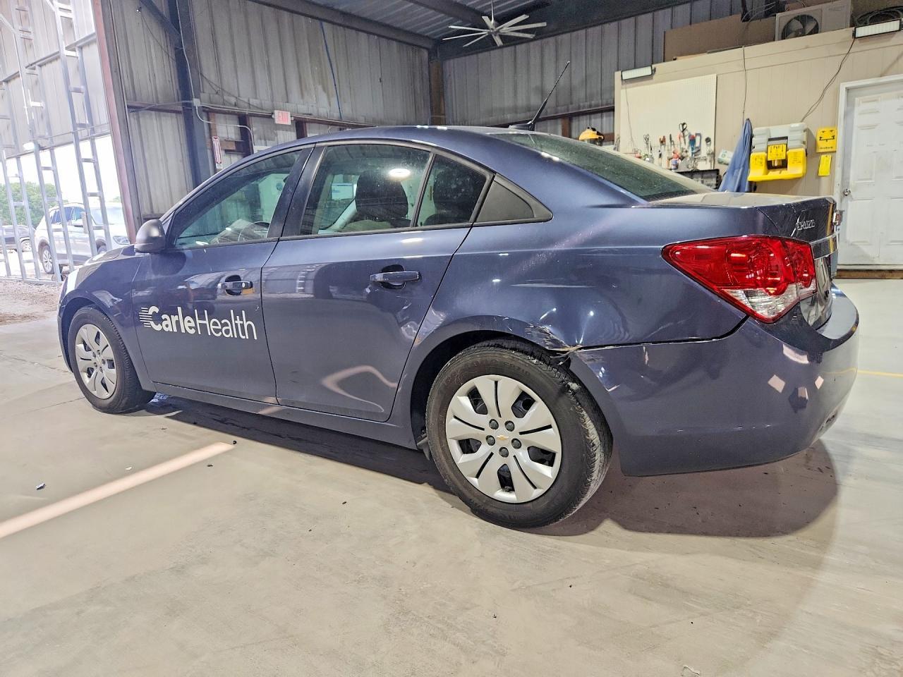 2014 Chevrolet Cruze Ls - zdjęcie 2