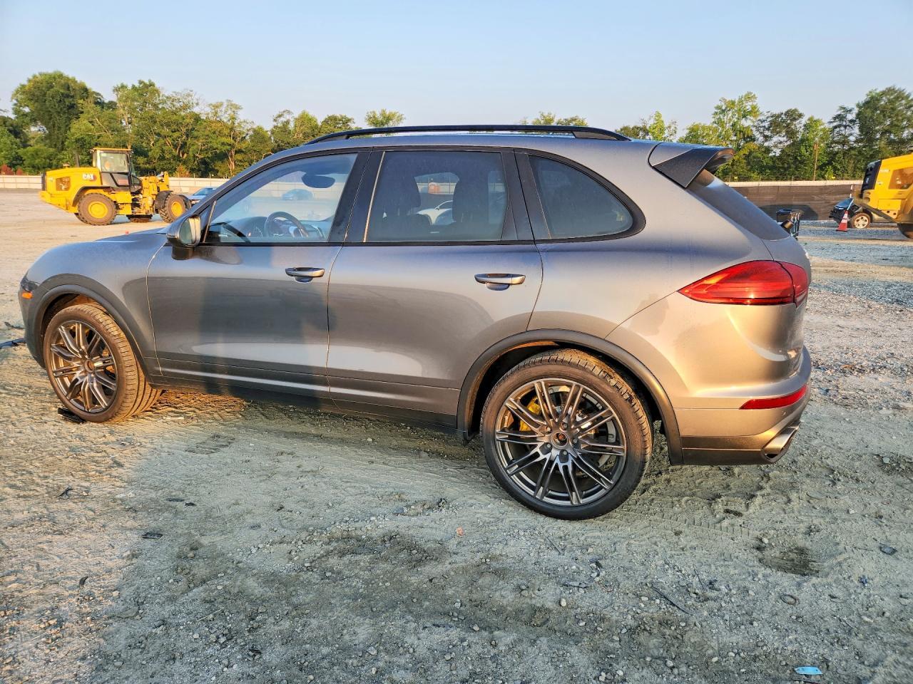 2015 Porsche Cayenne Turbo - zdjęcie 2